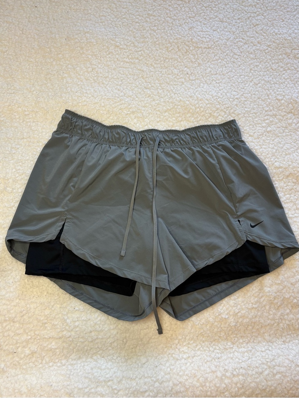 Nike Women Gray Flex Essentials 2 in 1 Running Shorts